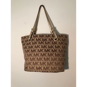 MK tote
